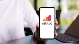 Read more about the article Airalo Review: Affordable Connectivity for Travelers