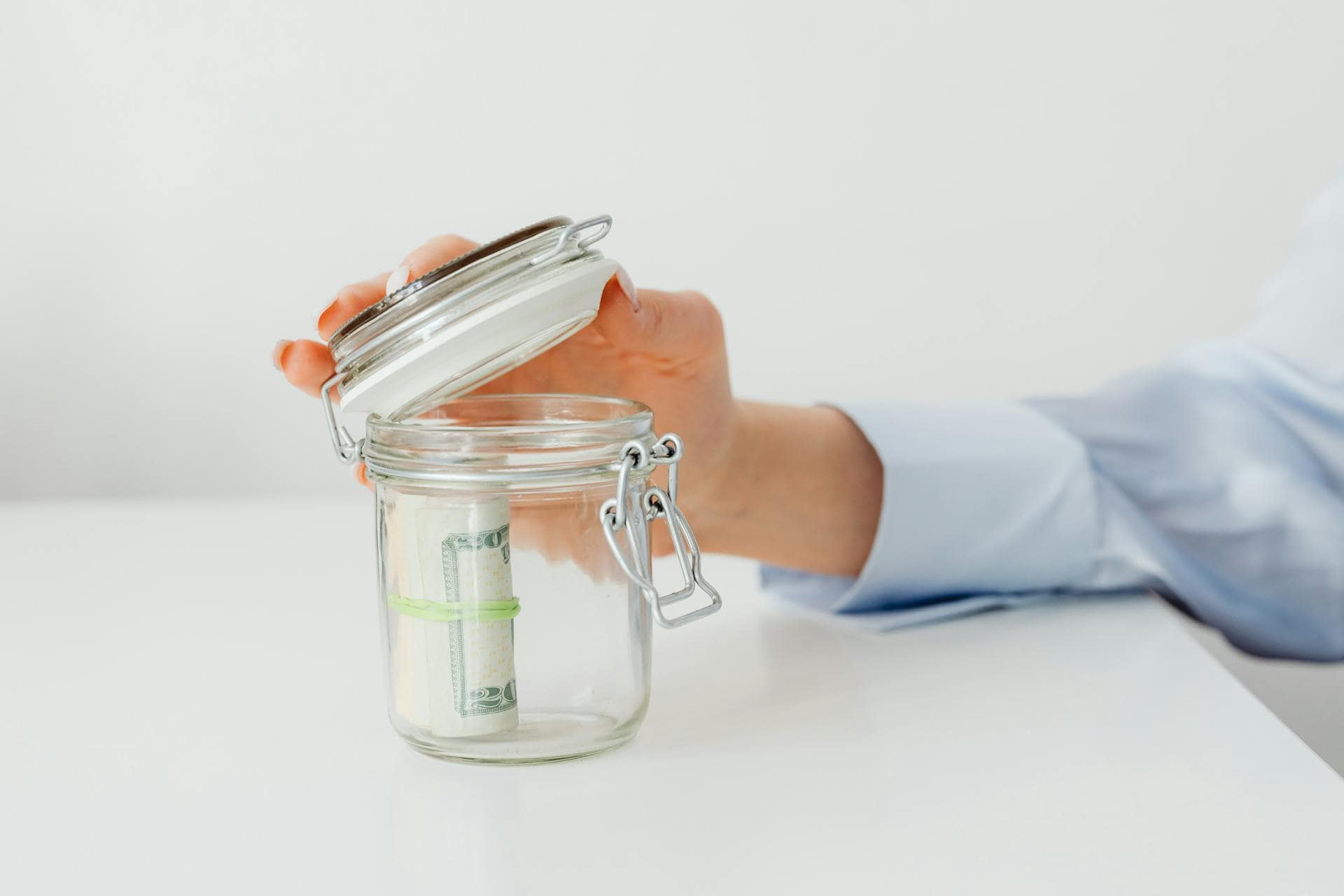 Read more about the article What Is a Sinking Fund and 5 Steps to Create One (With Real-Life Examples)