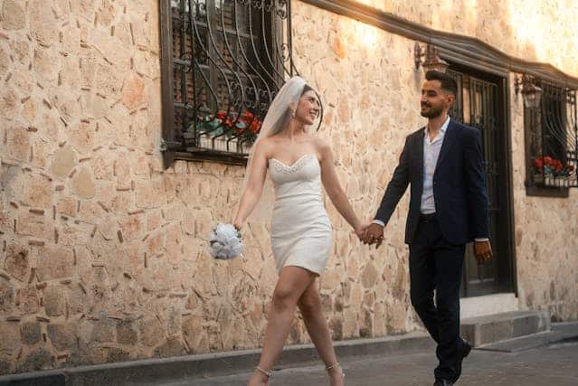 You are currently viewing How to Save Money on a Wedding: 16 Real Tips That Actually Work
